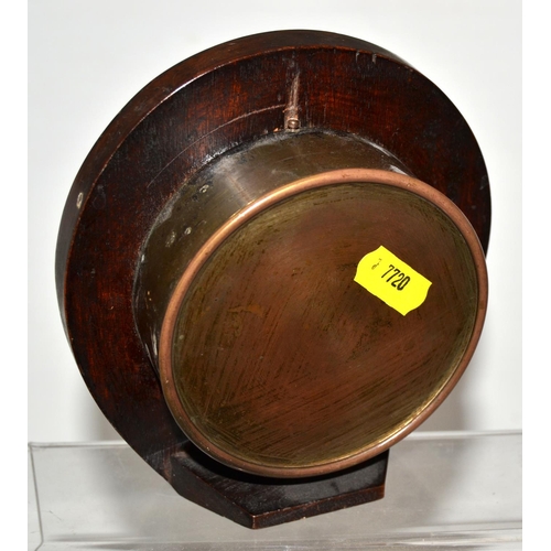 730 - An unusual vintage clock in a wooden horseshoe case