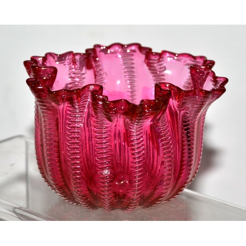 762 - A rare Stevens & Williams (Royal Brierley) cranberry glass finger bowl with frilled rim - Rd 55693