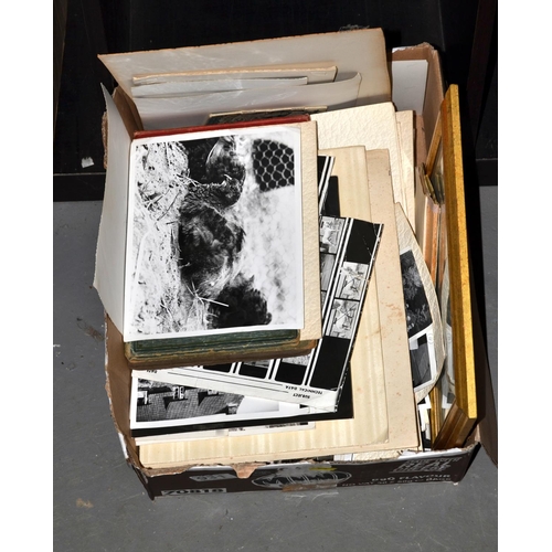 931 - Qty of photographs and ephemera