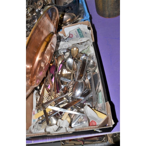 955 - Box of metalware and cutlery