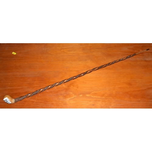 1152 - Twisted wooden talking cane