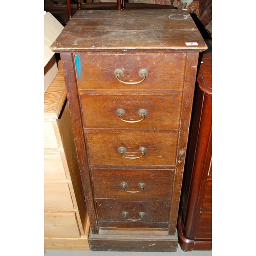 2 - A vintage Oak 5 drawer Wellington type chest