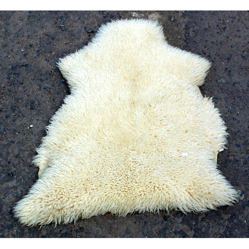 39 - Sheepskin rug