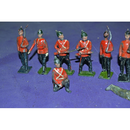 1024 - Qty of vintage lead toy soldiers to inc Britains