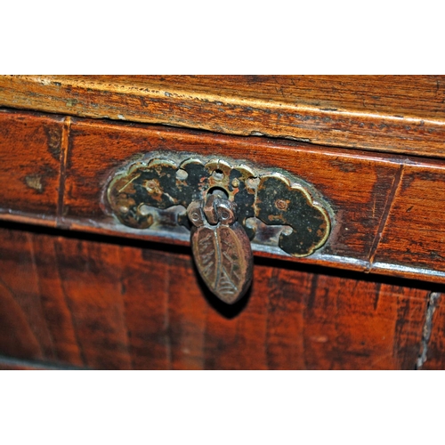 86 - An unusual antique Chinese wooden table cabinet - believed to be c.1900 - Postage/packing not availa... 