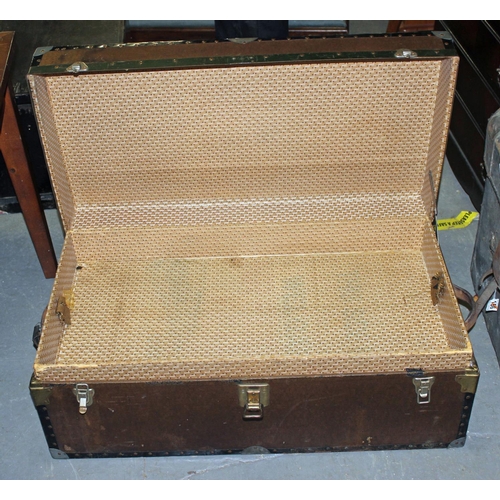 65 - Packing trunk - Postage/packing not available