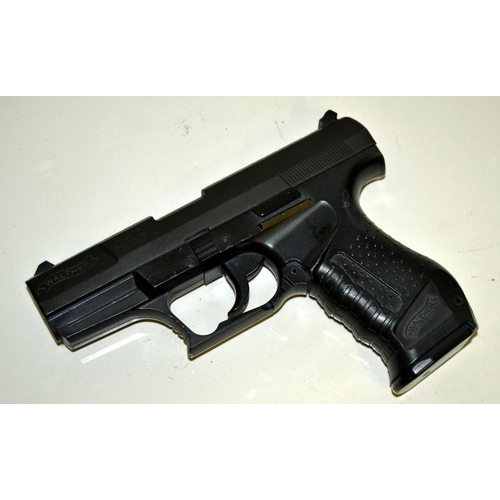 1004 - A Walther P990 BB gun in hard plastic case - This lot is offered for the purposes of historical re-e... 