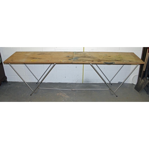 101 - 2 vintage folding tables