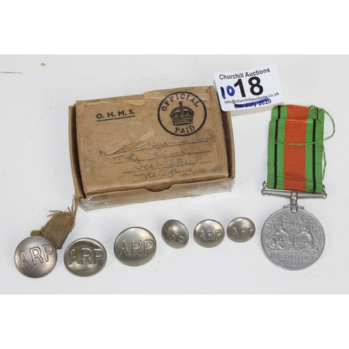 1018 - A WW2 defence medal in original box and 6 ARP buttons