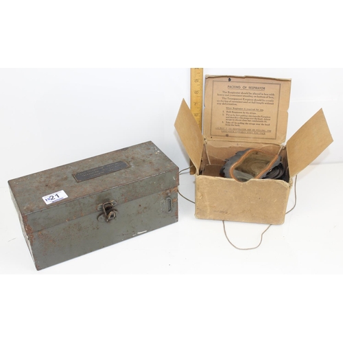 1021 - 1945 dated military field telephone and a gas mask in box