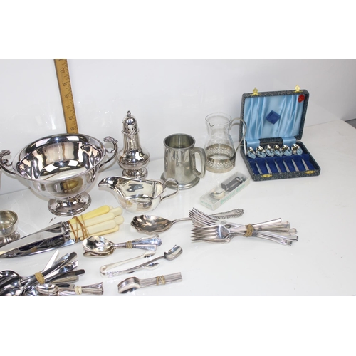 1109 - A large qty of silver-plated items