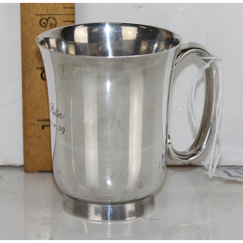 1117 - A small silver christening mug - London 1937 by Robert Pringle - approx 96.8g gross weight