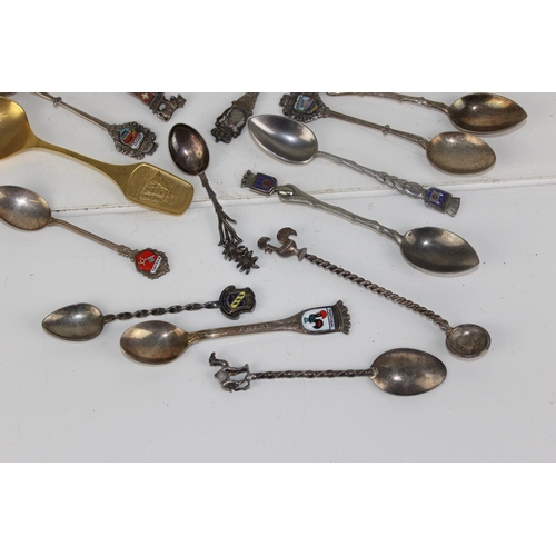 1121 - Qty of assorted souvenir spoons to inc white metal examples