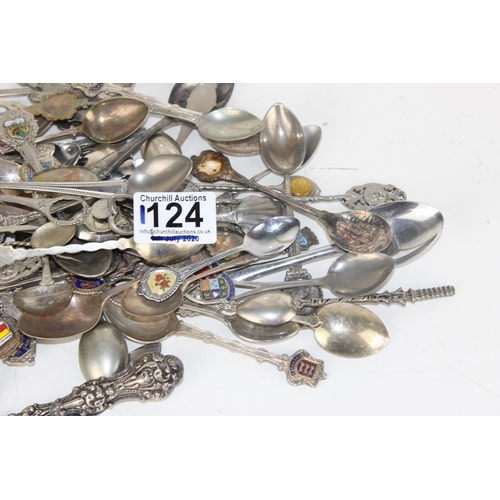 1124 - Qty of assorted souvenir spoons