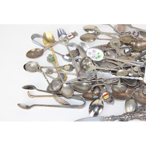 1124 - Qty of assorted souvenir spoons