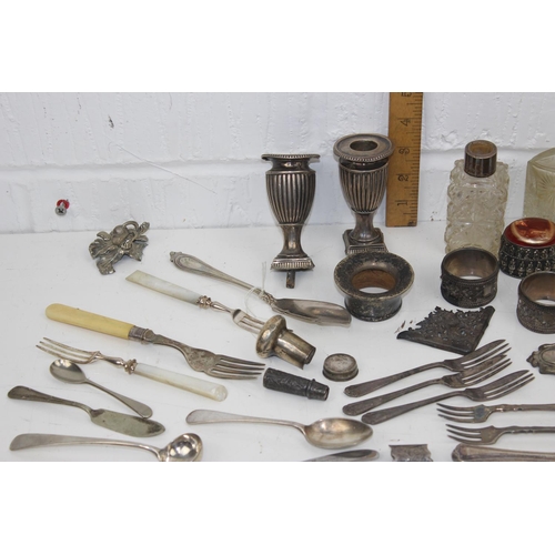 1127 - A large qty of assorted silver and silver-plated items