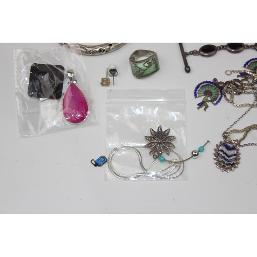 1256 - A large qty of silver and white metal jewellery - 161.6g gross weight