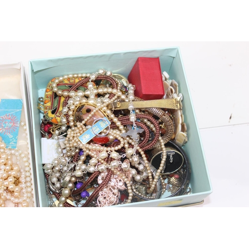 1260 - 3 boxes of assorted costume jewellery