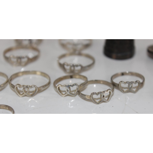 1268 - Qty of silver and white metal jewellery to inc various rings, silver thimble etc