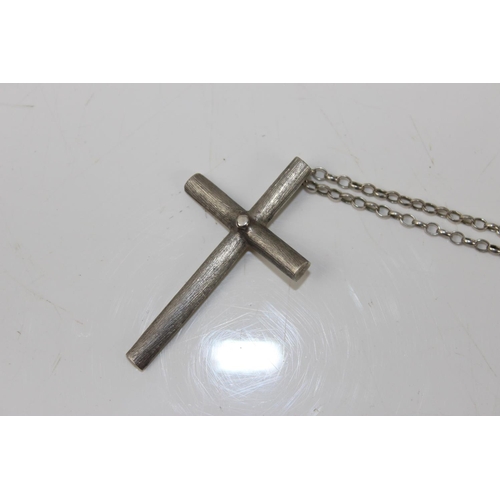 1276 - A retro brushed silver cross on chain in the manner of Gerald Benney - Hallmarks for Edinburgh 1973/... 