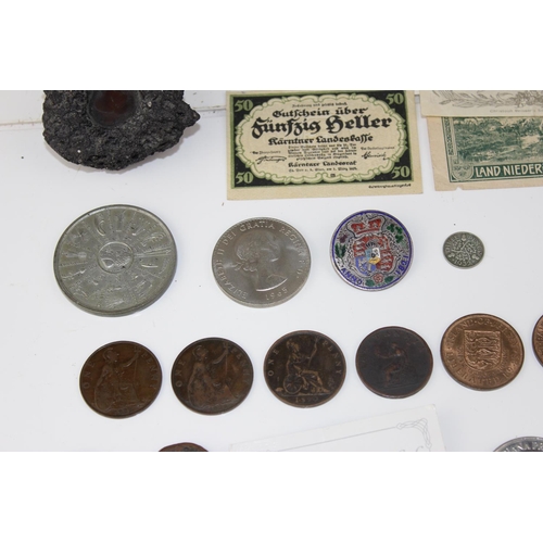 1355 - Qty of assorted coins, notes and medallions to inc Wartime banknotes, 1821 enamelled silver coin and... 