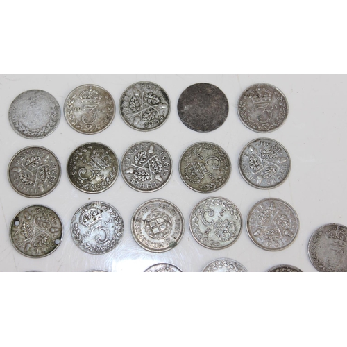 1371 - 32 full & half silver 3d coins