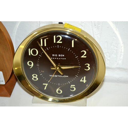 1425 - 2 retro clocks