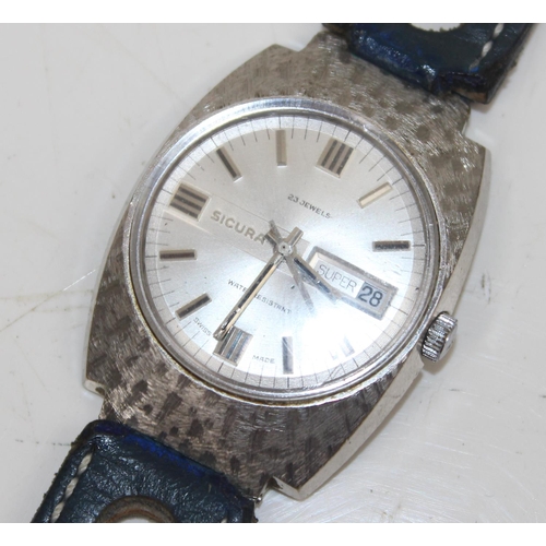 1450 - A vintage Sicura (Bretiling) watch with retro brushed steel case