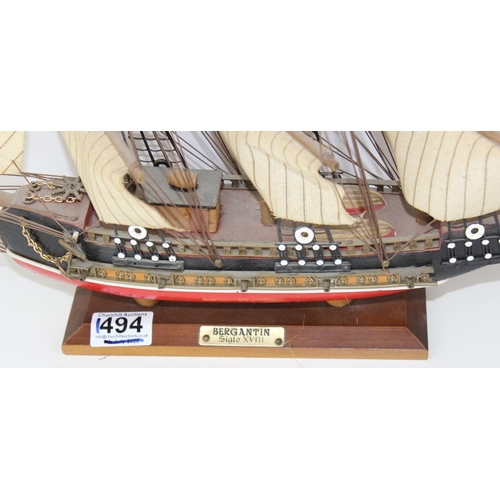 1494 - 2 vintage model ships