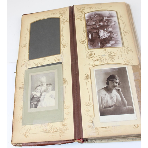 1591 - Victorian photograph album and photographs