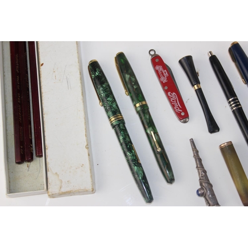 1678 - Qty of fountain pens to inc Conway Stewart 12 & 73 in Green Hatched Marble and other odds