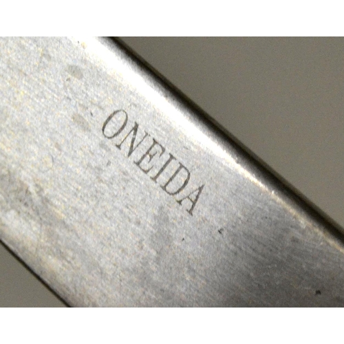 1750 - Qty of Retro Oneida cutlery in tray