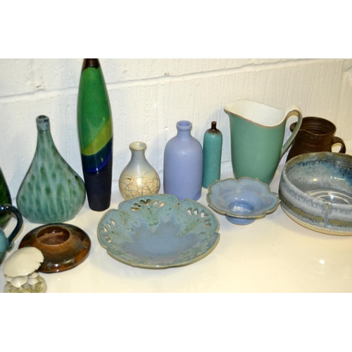 1751 - A large qty of assorted studio and other art pottery items to inc Tunstall Chameleon ware