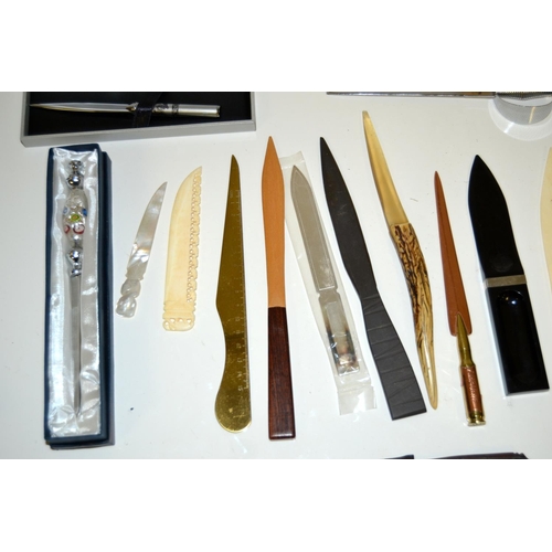 1761 - A qty of assorted letter openers