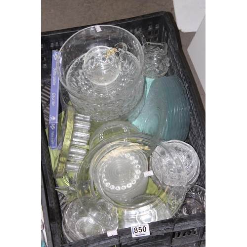 1850 - 2 boxes of assorted glassware