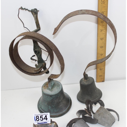 1854 - Qty of vintage metal bells to inc a cow bell on leather strap