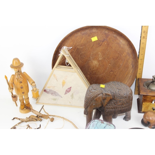 1903 - Qty of assorted woodenware etc