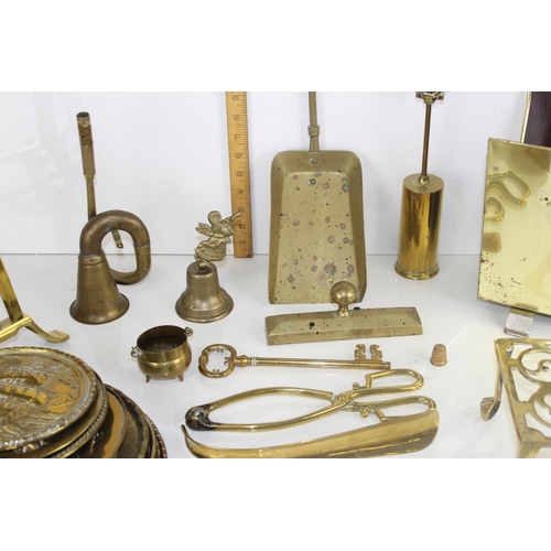 1928 - A large qty of assorted metalware