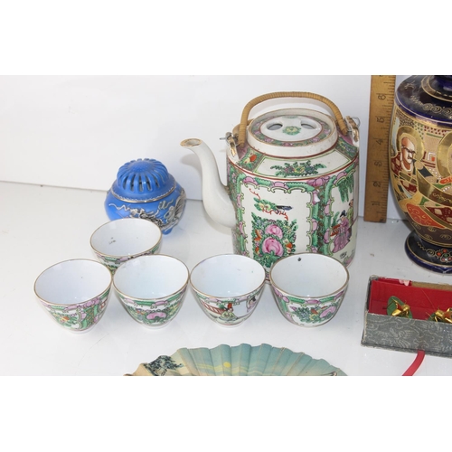 1955 - Qty of Oriental items, mainly pottery