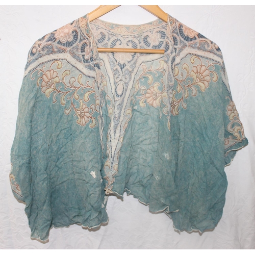 257 - A large qty of assorted antique & vintage clothing