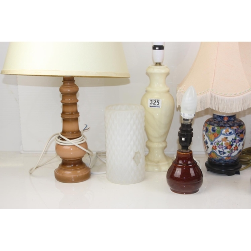 325 - Qty of assorted lamps etc