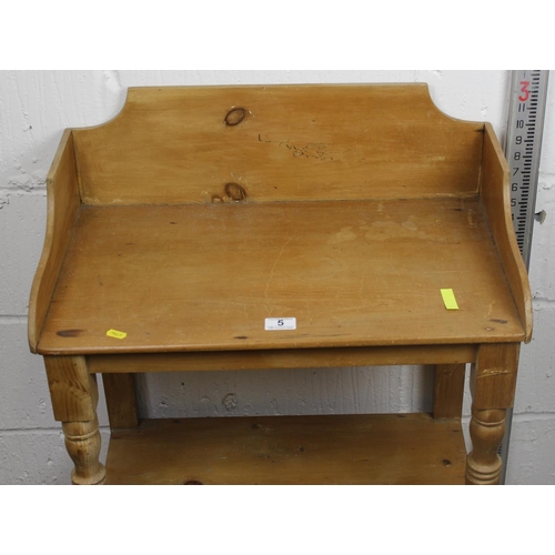 5 - A Victorian pine wash stand