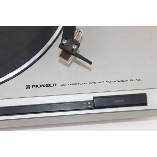 650 - Pioneer PL-120 Stereo Turntable