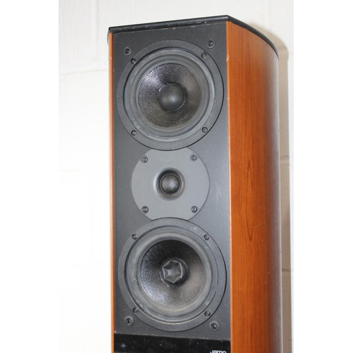 672 - A pair of Jamo D 590 floor standing speakers