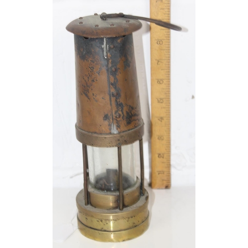 755 - A Cannock Mining & Mineral Company of Staffs miners' lamp