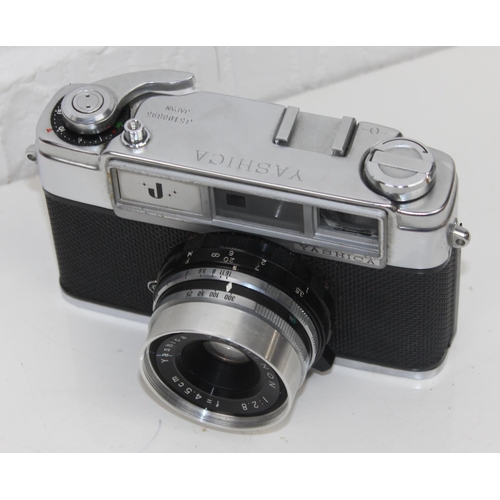 777 - A vintage Yashica J camera in case with Yashinon lens