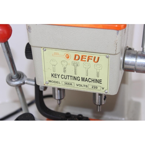 881 - Defu model 368A key cutting machine