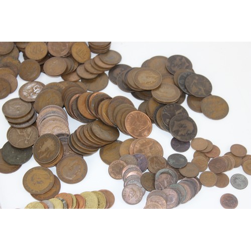 1360 - A qty of assorted coins