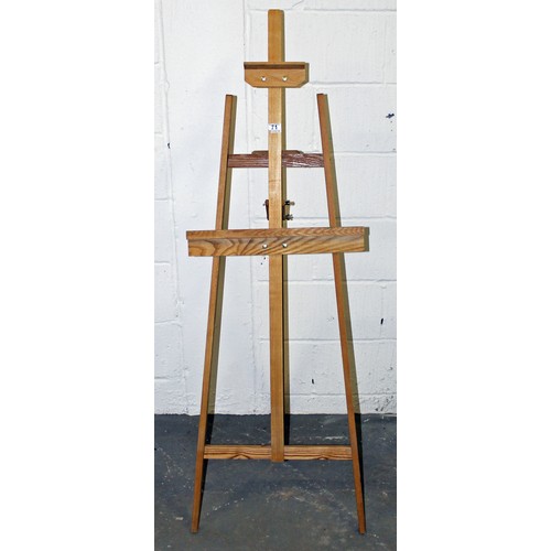 71 - A large free standing wooden artists easel