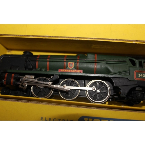 1521 - A Hornby Dublo 2035 Pullman Train set - Luxury set of the year (This set is missing the track but ha... 